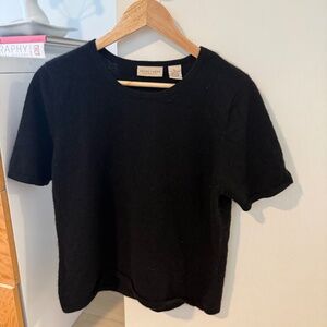 Apostrophe Cashmere Black Short Sleeve Sweater ✨